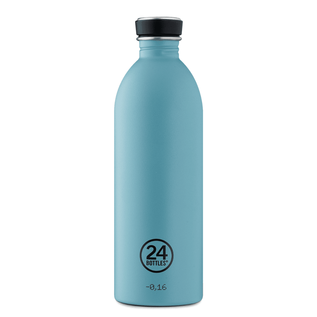 Blaue Trinkflasche aus Edelstahl mit scharzem Ring am Verschluss und der Aufschrift 24 Bottles