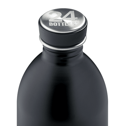 Detailansicht von Trinkflaschenverschluss mit 24 Bottles Logo von schwarzer Flasche